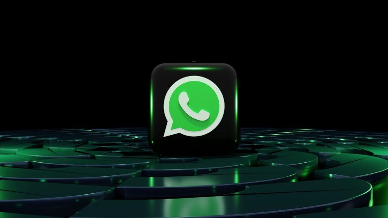 Abreviações populares no WhatsApp: entenda o significado de TBT e outras siglas